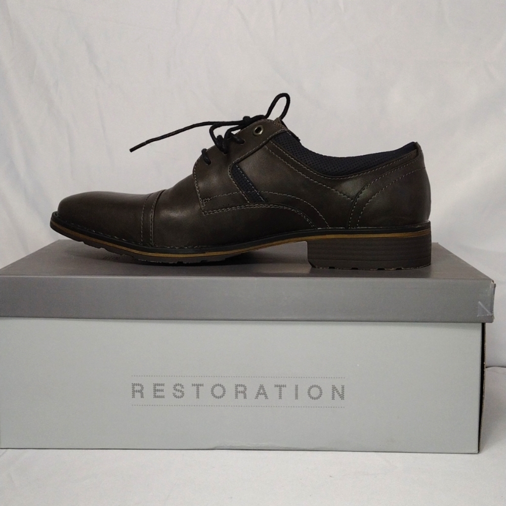 Men's restoration dress shoes size 10